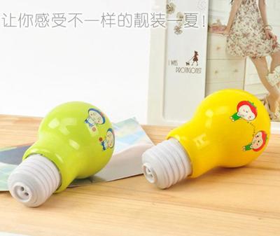 創(chuàng)尚燈泡迷你小風(fēng)扇 禮品市場(chǎng)新寵，夏日清涼與創(chuàng)意的完美融合